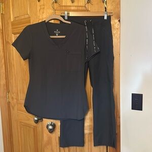 Med Couture scrub set size XS/XSP, slate grey